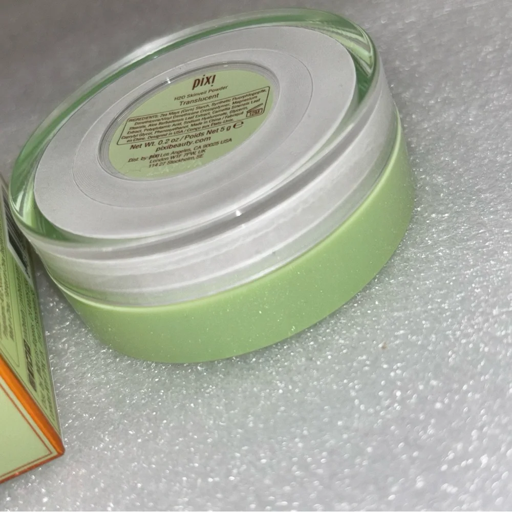 💝NIB Pixi H20 Skinveil Translucent Powder💝
